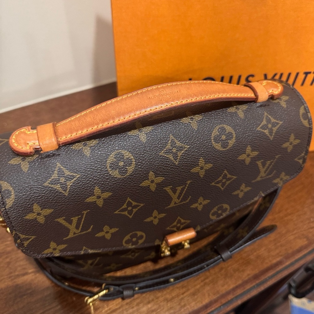Louis Vuitton Pochette Métis Monogram Handbag - Picture 6 of 12